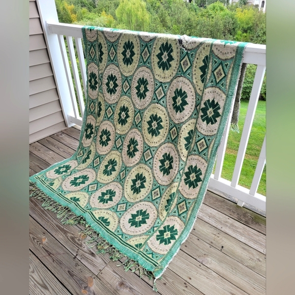 Vintage Green Rug Carpet Picnic Blanket - Picture 5 of 7